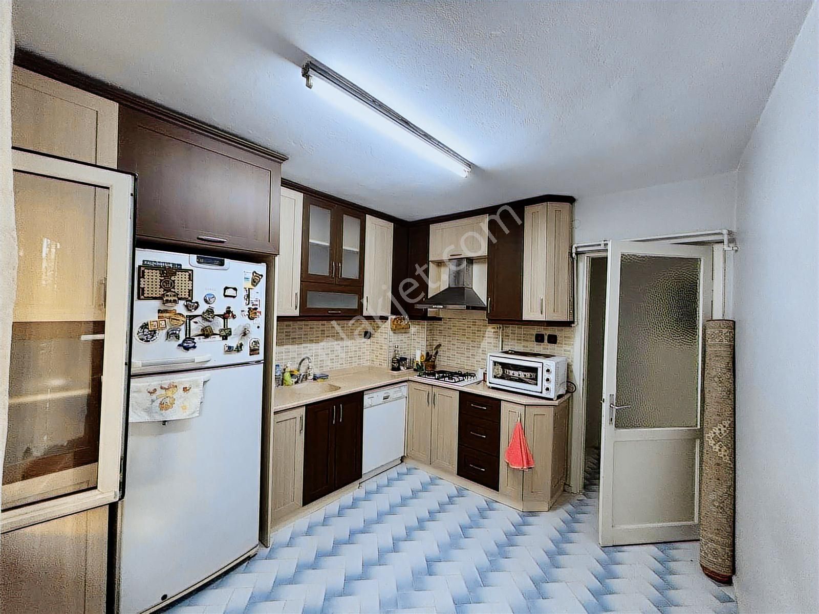 Final Emlak'tan Meşrutiyet Mahallesinde Arakat Kiralık 3+1 Daire - Görsel 11