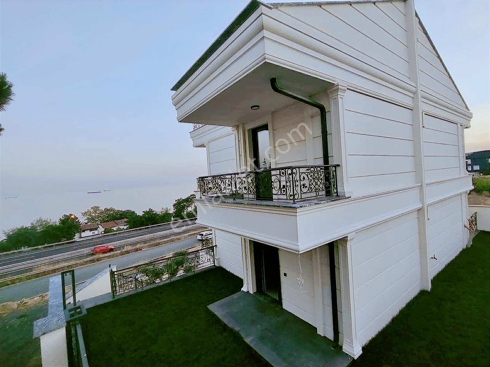 Gümüşyakada Deniz Manzaralı Yola Cephe Bahçeli Akıllı Villa - Görsel 9