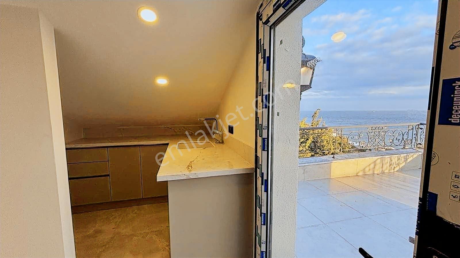 İstanbul Gümüşyaka Deniz Manzaralı Anayola Cephe Havuzlu Villa - Görsel 25