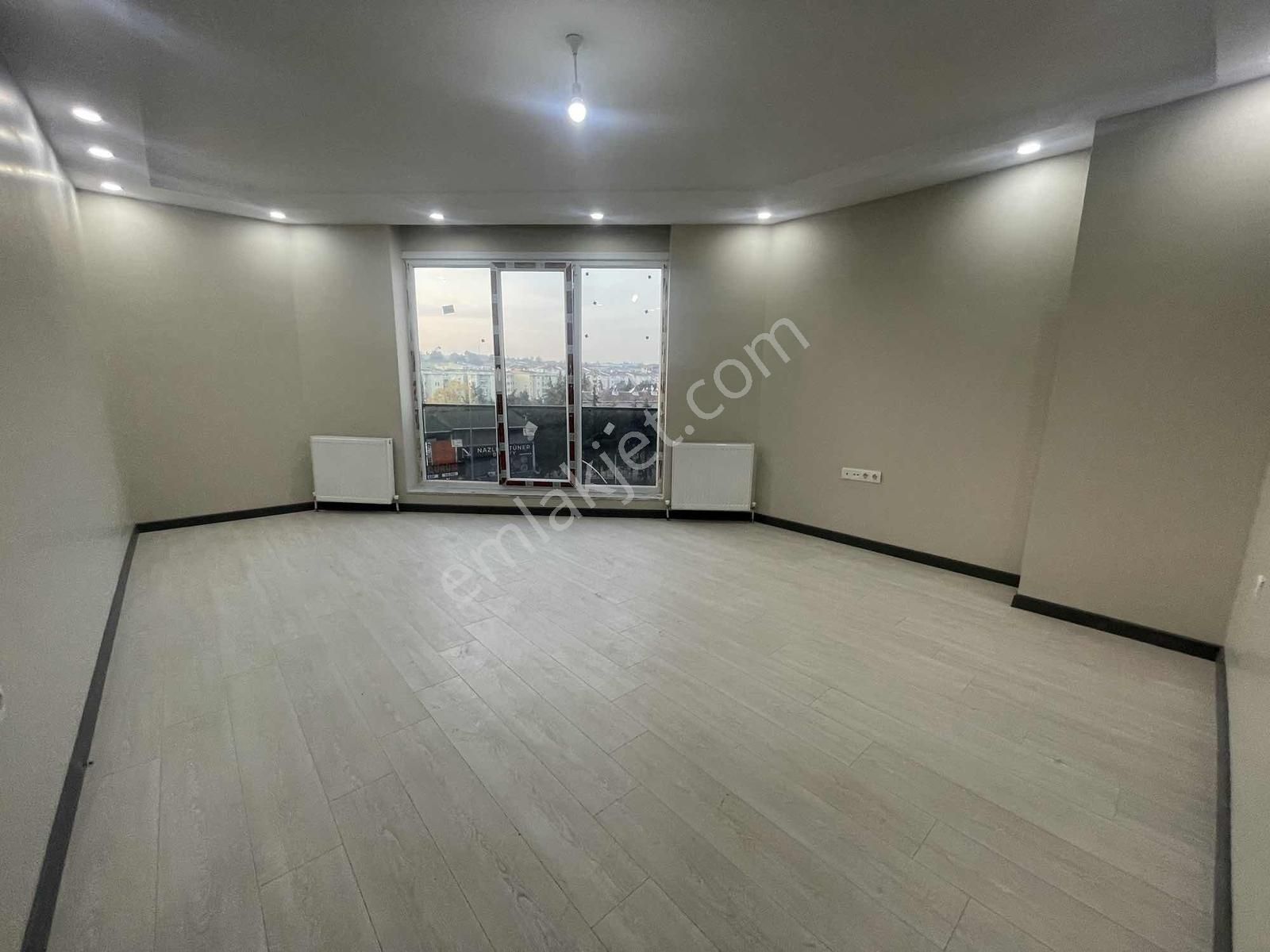 İstasyonda Cadde Üzeri 4+2 Çift Girişli Ferah Satılık Dubleks