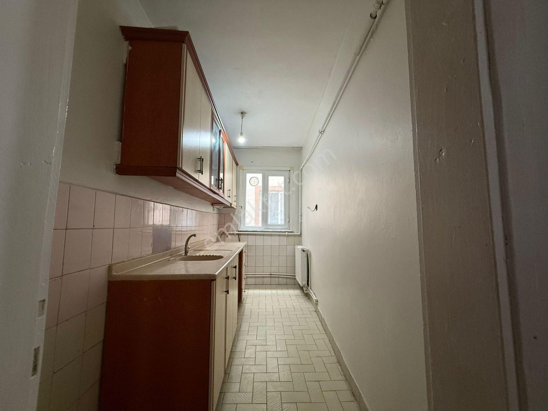 Güven Emlak Tan Metrobüse 5 Dk 1+1 Bekar Ve Ögrenciye Uygun Daire - Görsel 5