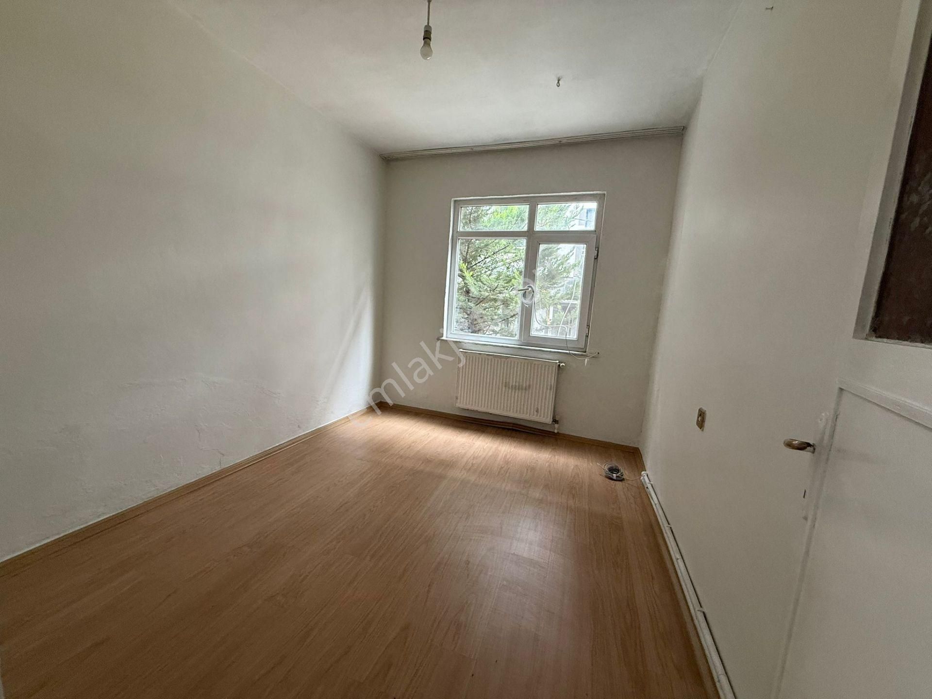 Güven Emlak Tan Metrobüse 5 Dk 1+1 Bekar Ve Ögrenciye Uygun Daire - Görsel 2