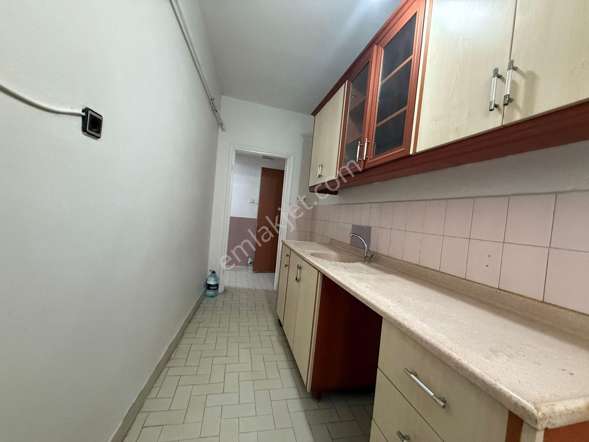 Güven Emlak Tan Metrobüse 5 Dk 1+1 Bekar Ve Ögrenciye Uygun Daire - Görsel 6