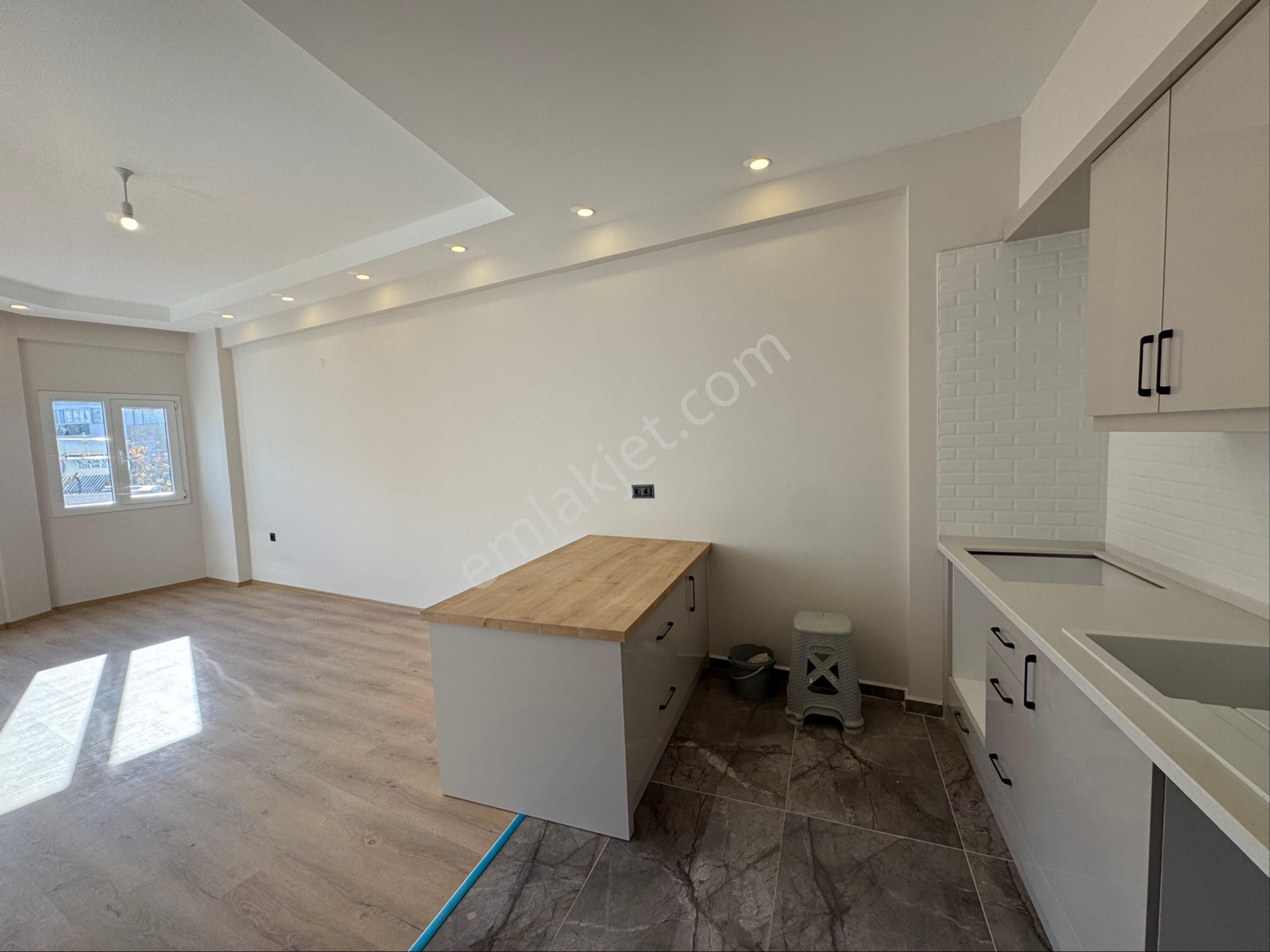 Kuşadası Güzelçamlı Merkezde Sıfır Yapım Ara Kat 2+1 Daire - Görsel 17