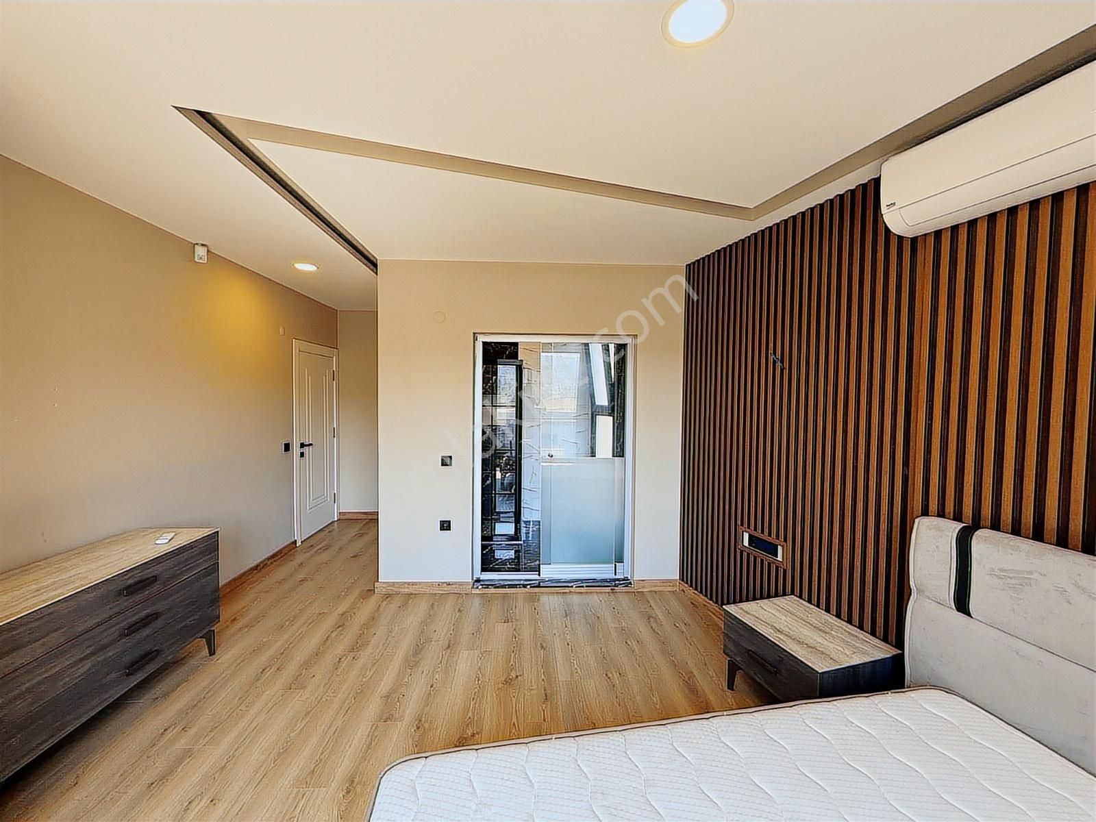 Kuşadası Merkezine Yakın 500m2 Arsa İçinde Özel Havuzlu Villa - Görsel 8