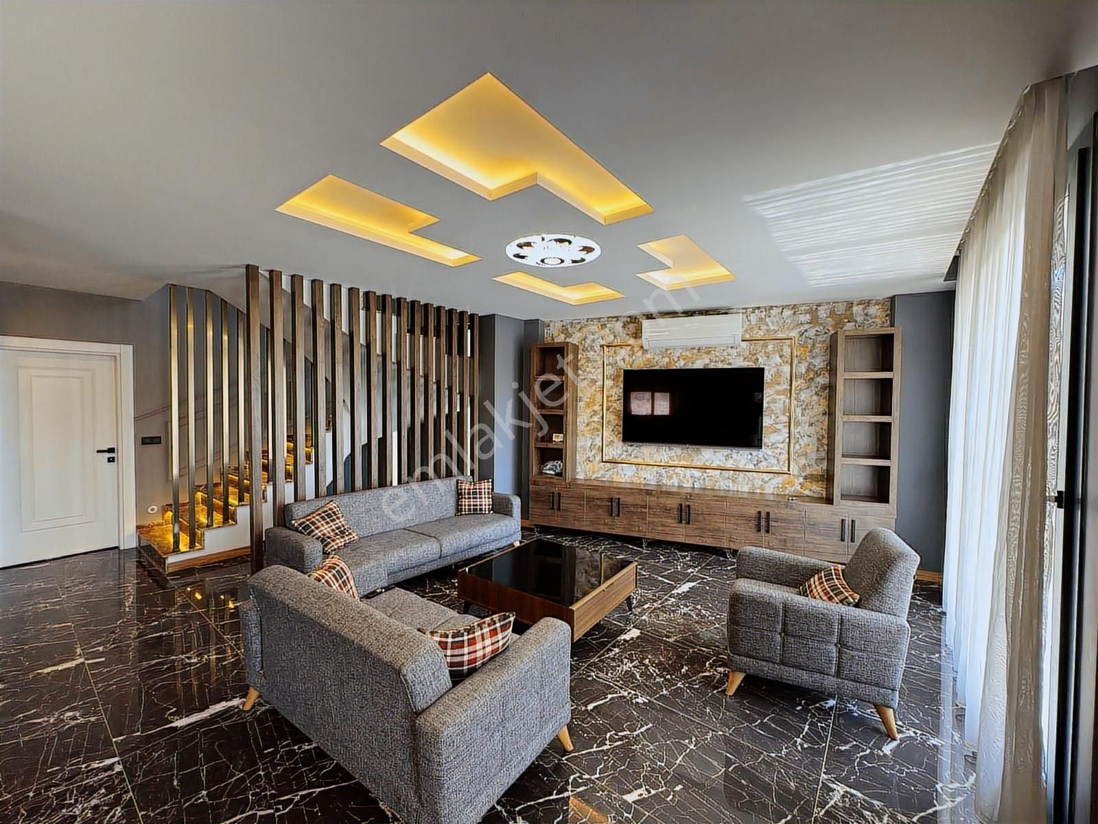 Kuşadası Merkezine Yakın 500m2 Arsa İçinde Özel Havuzlu Villa - Görsel 7