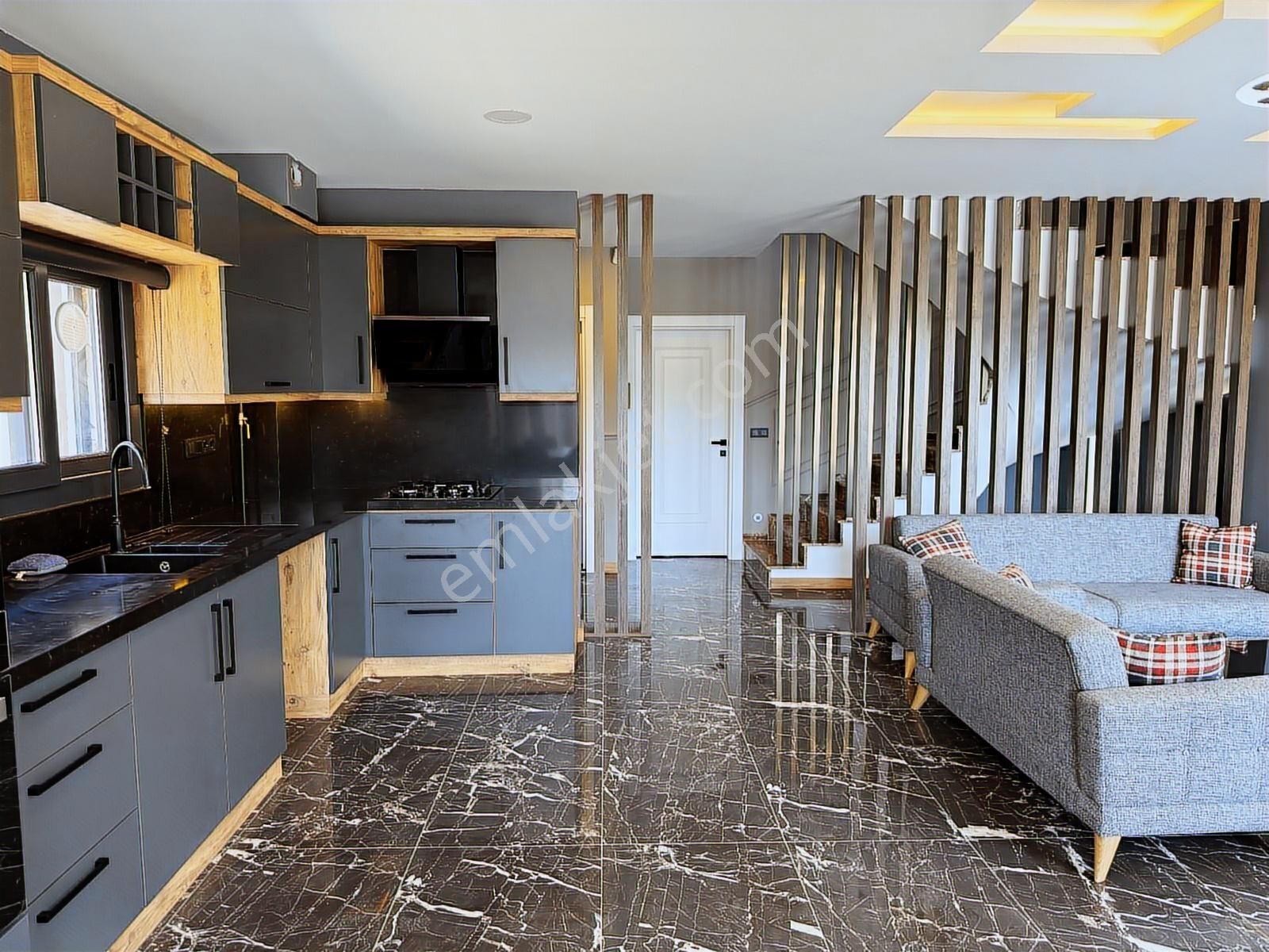 Kuşadası Merkezine Yakın 500m2 Arsa İçinde Özel Havuzlu Villa - Görsel 21