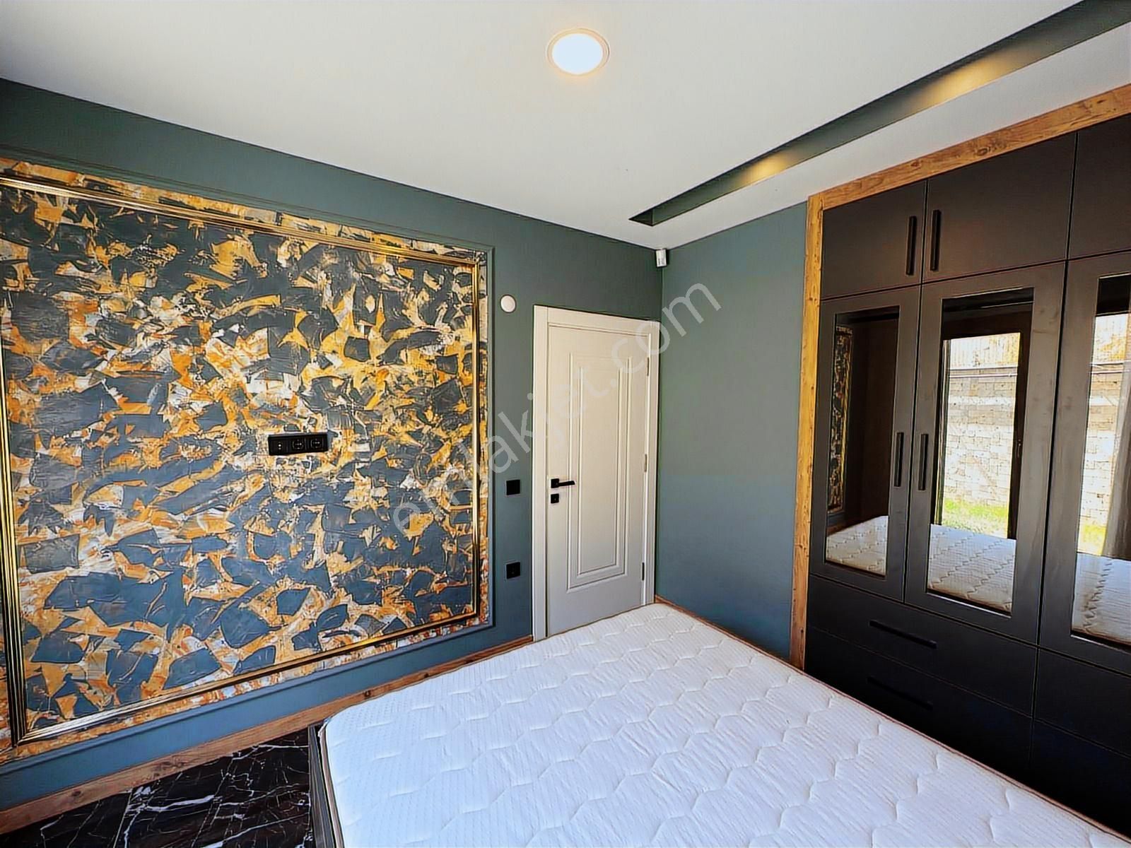 Kuşadası Merkezine Yakın 500m2 Arsa İçinde Özel Havuzlu Villa - Görsel 15