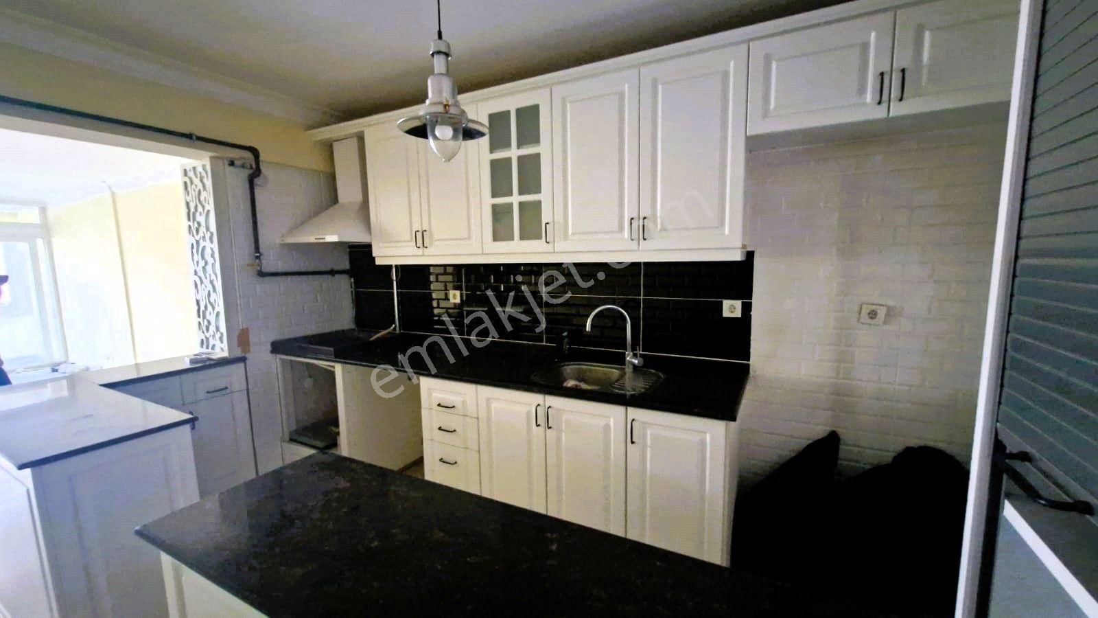 Göztepe’de Sahile Çok Yakın Asansörlü Ara Kat 3+1 - Görsel 23