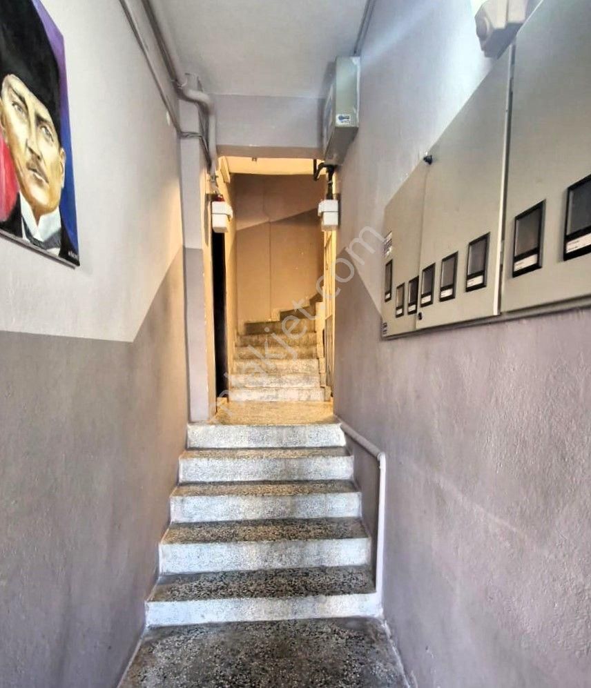 Göztepe’de Sahile Çok Yakın Asansörlü Ara Kat 3+1 - Görsel 12