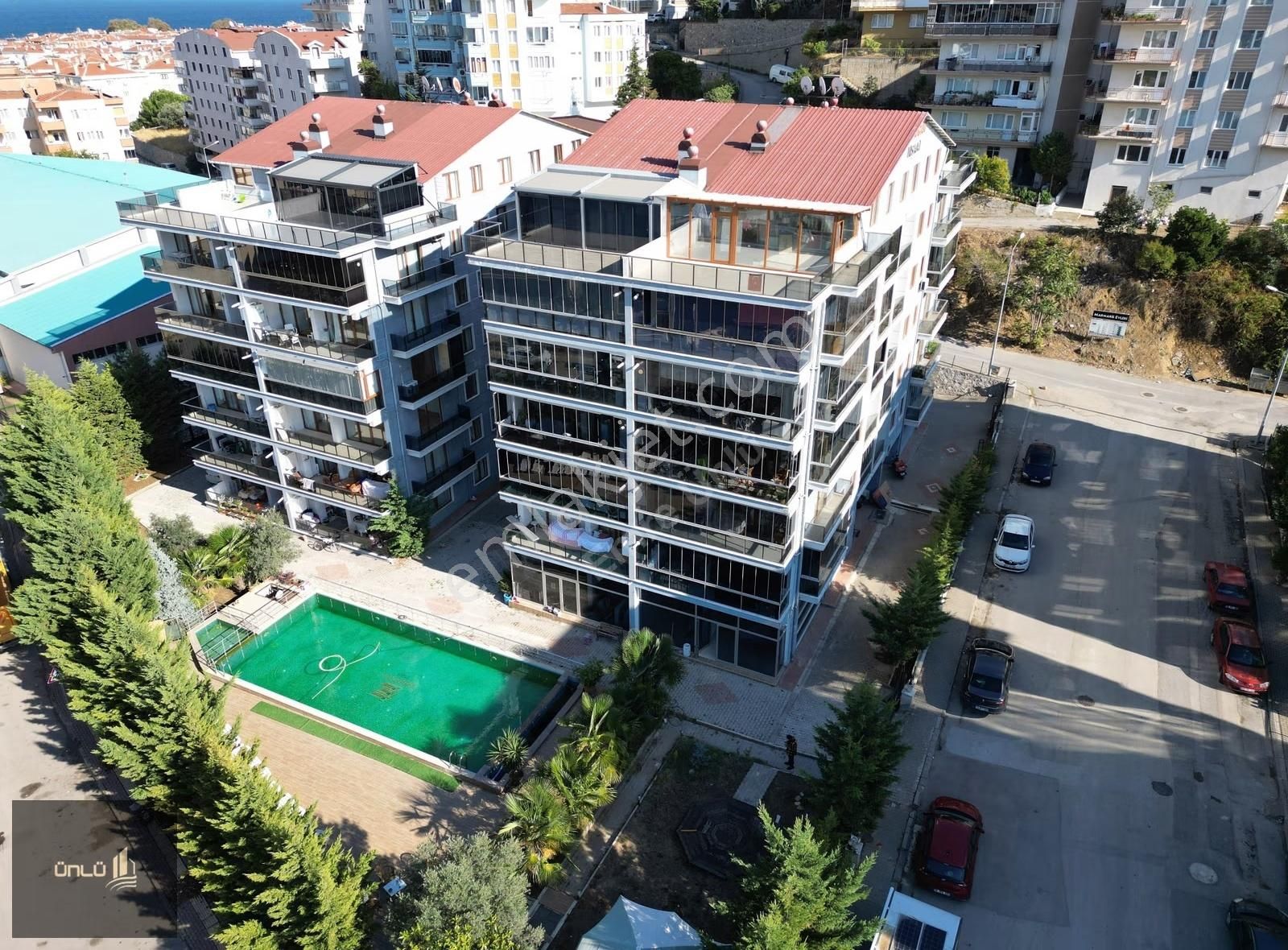 Halitpaşa Mah Kiralık 3+1 Havuzlu Otoparklı Arakat Daire