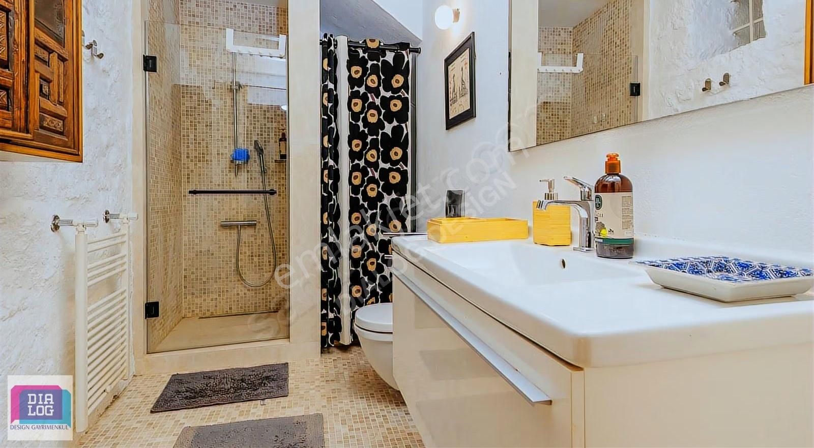 Alaçatı Hacımemiş'de Merkezi Konumda Çok Özel Dubleks Taş Ev - Görsel 22