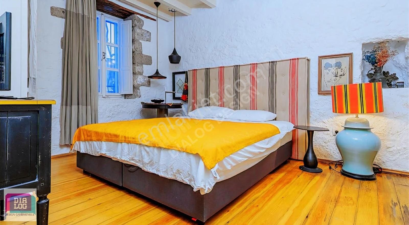 Alaçatı Hacımemiş'de Merkezi Konumda Çok Özel Dubleks Taş Ev - Görsel 21