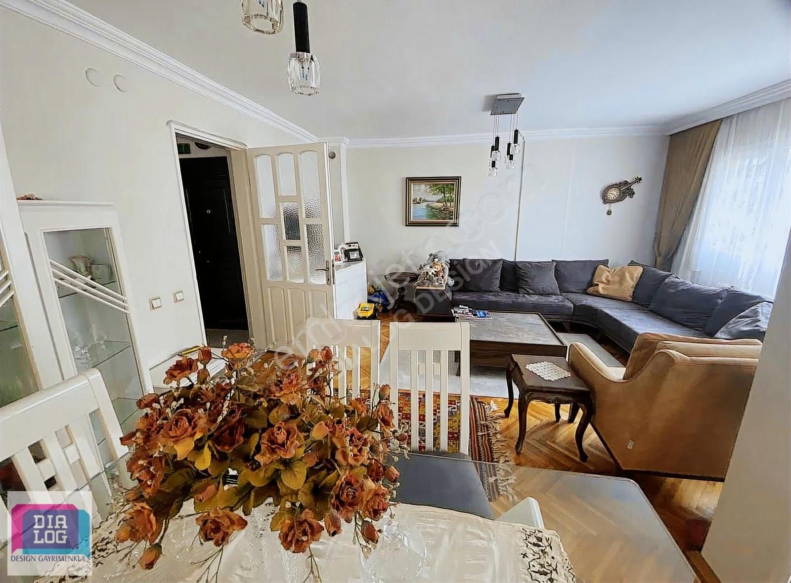 Bahçelievler Geniş Sokak Üç Cepheli 3+1 Ara Kat Satılık Daire - Görsel 5