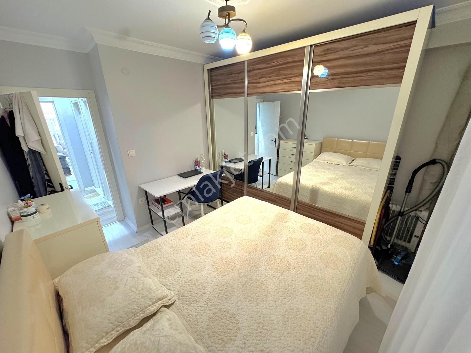 Pusula İnş.tan 50 Yıl Mah Cadeye Yakın Otoparklı 100m2 4kkat Dai - Görsel 3