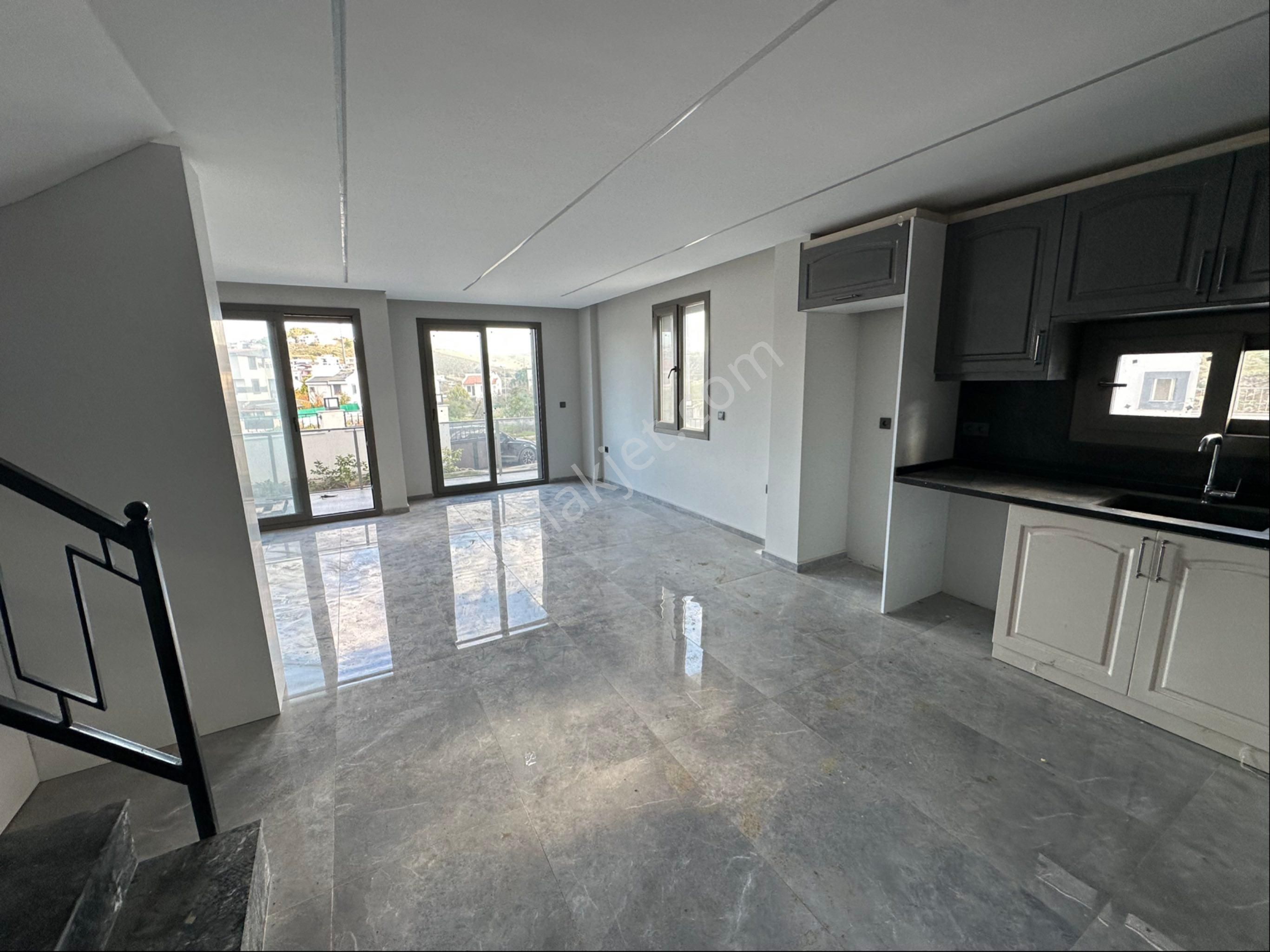 Seferihisar Akarca’da Satılık Ultra Lüks Villa 3+1 Deniz Tarafında - Görsel 22