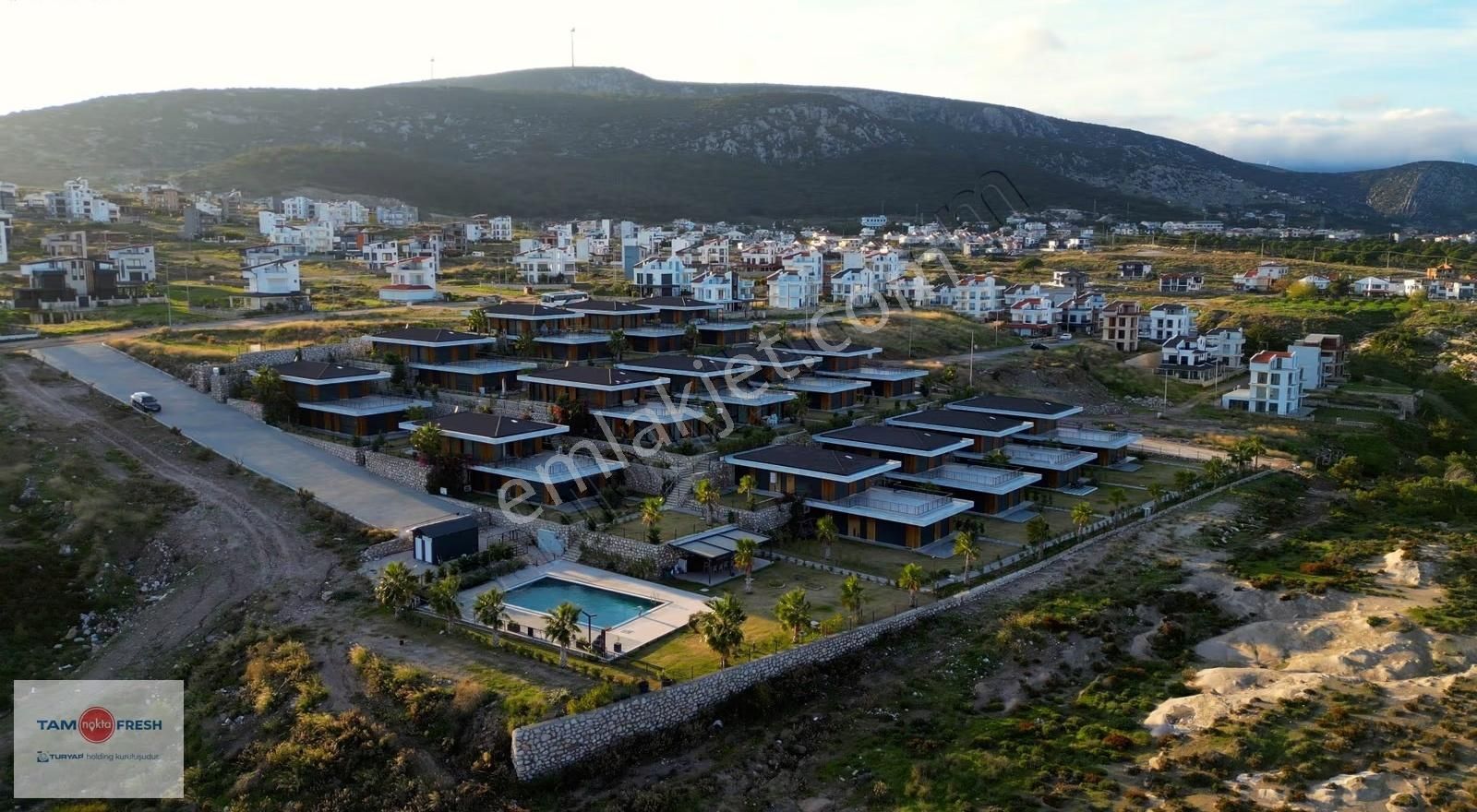 Mordoğan'da Terrace House Sitesinde Satılık 3+1 Villa