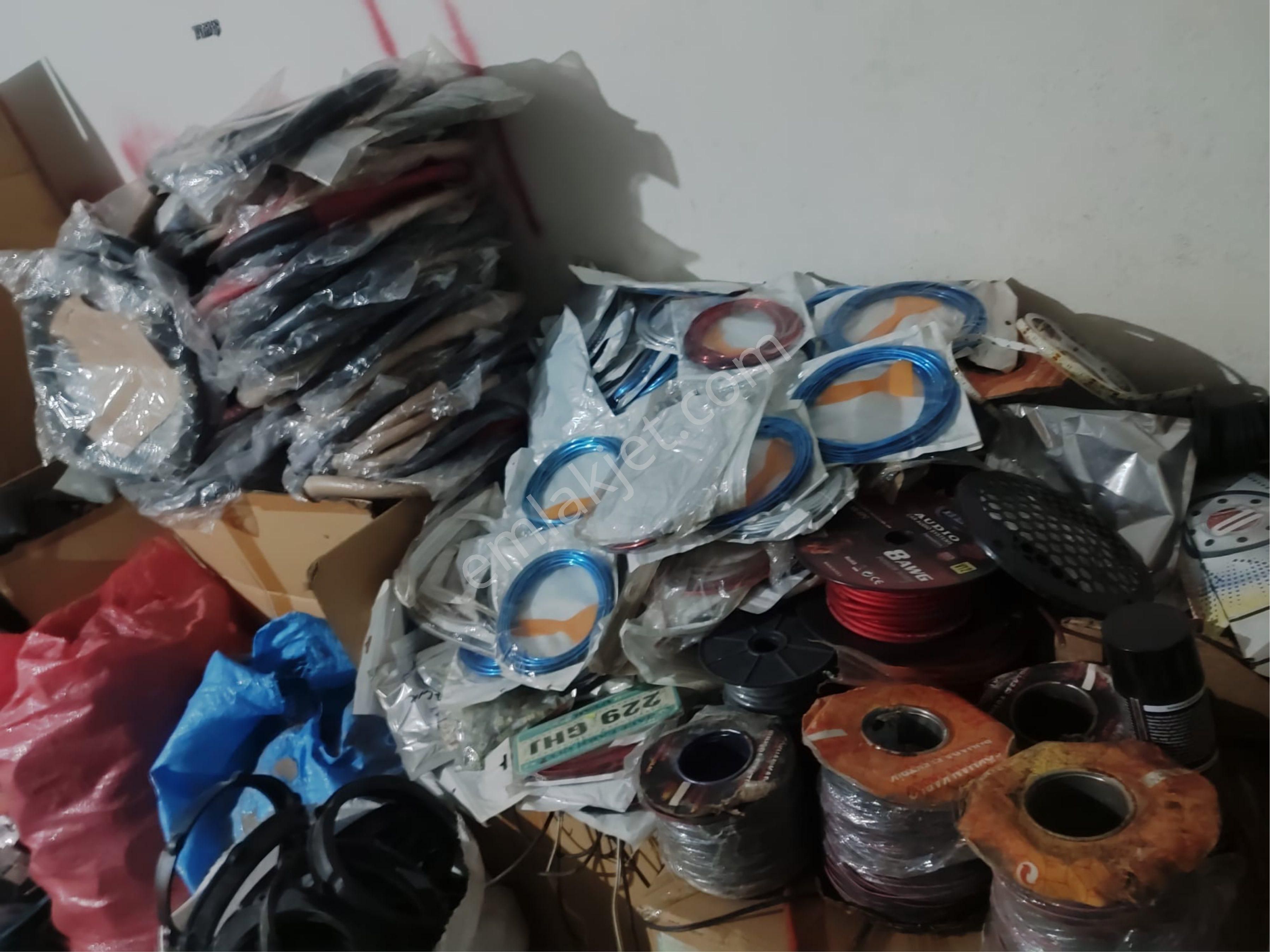 Devren Kiralık Oto Aksesuar Yıkama Ofis - Görsel 8