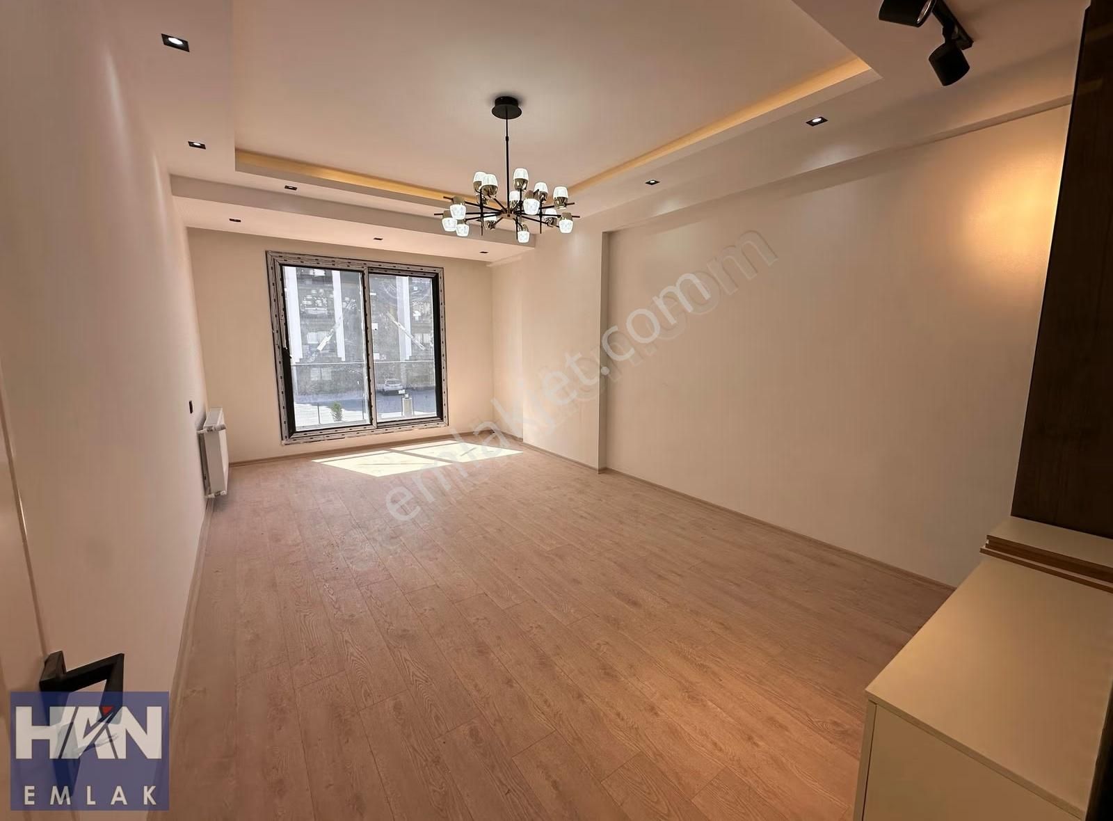 Han Emlak'tan Akdeniz Mah'de Site İçi Lüks Satılık 2.5+1