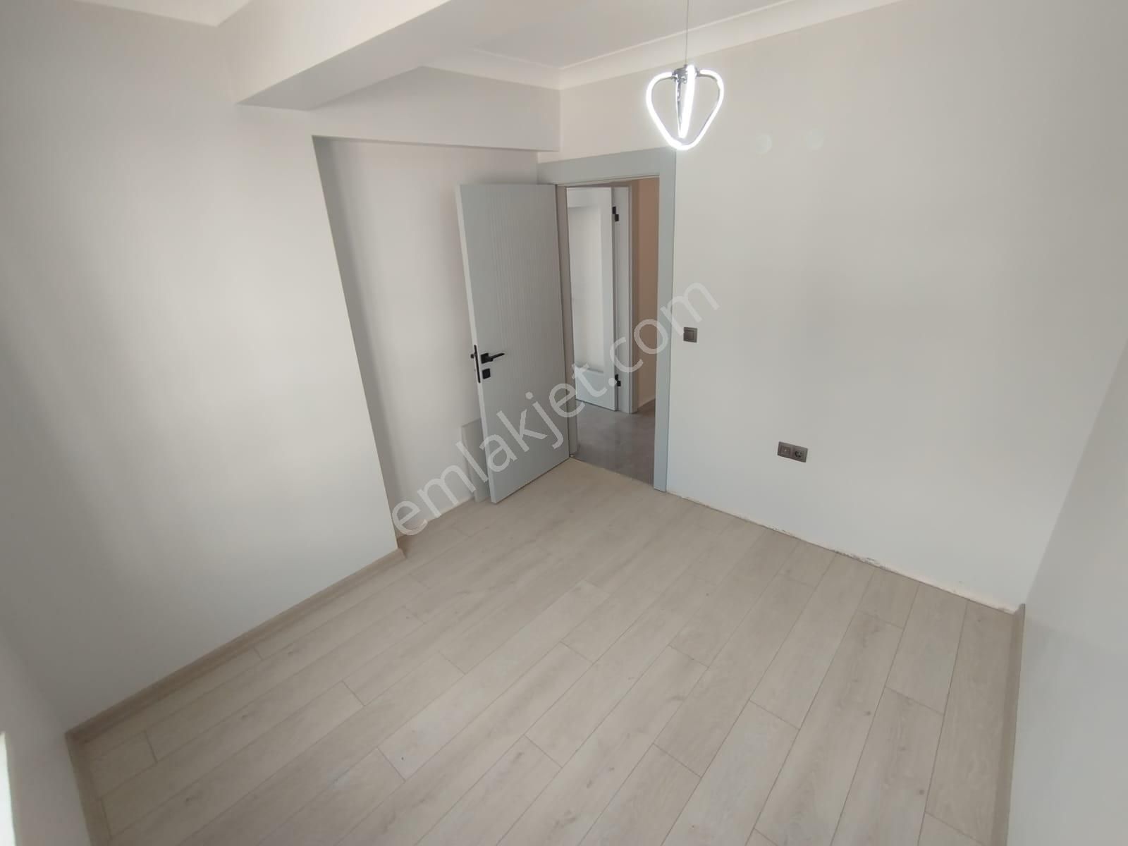 Sincan Mendereste Cadde Üzeri Ful Yapılı Sıfır 2+1 Daire Nd Arttan - Görsel 19