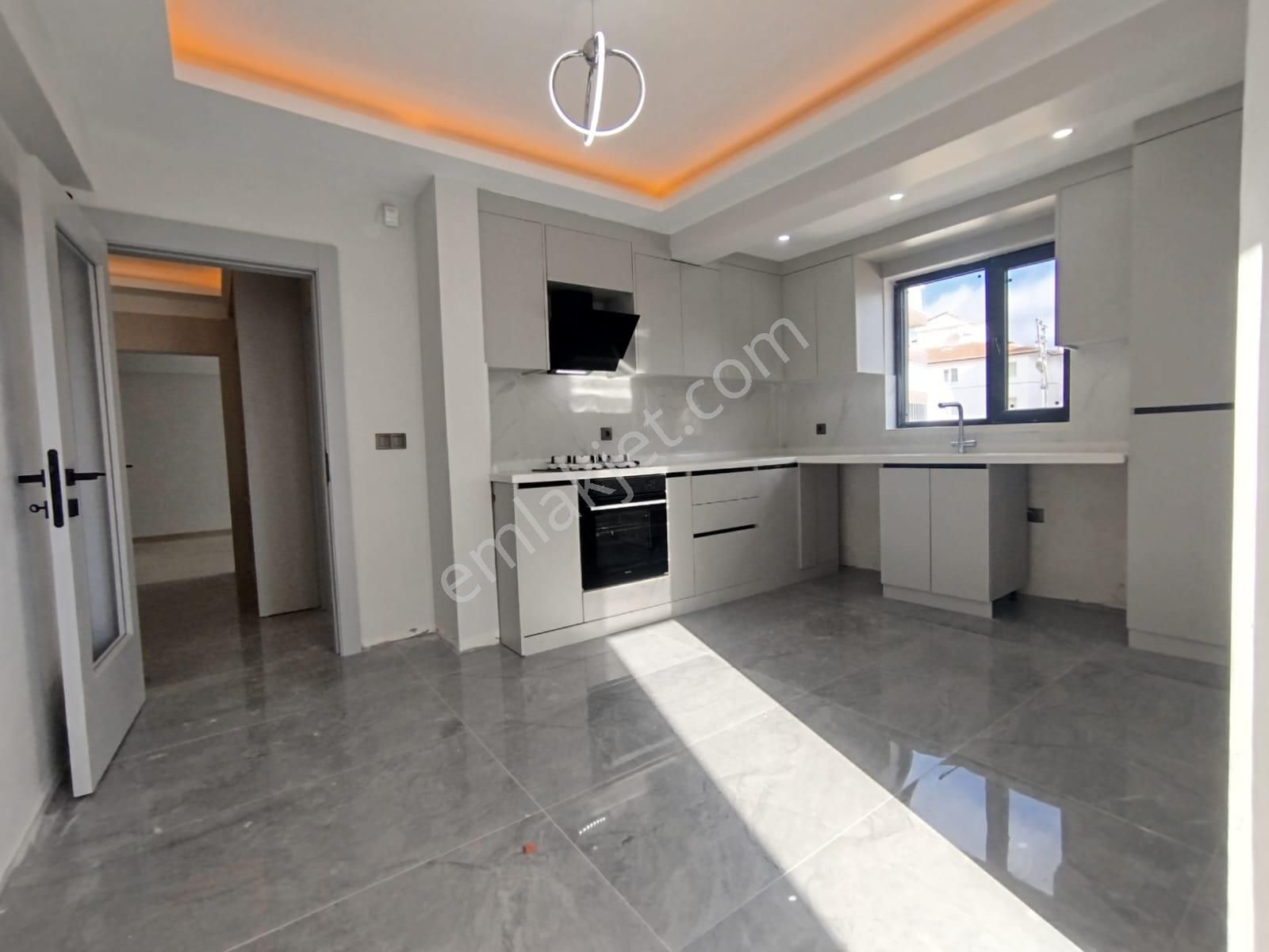 Sincan Mendereste Cadde Üzeri Ful Yapılı Sıfır 2+1 Daire Nd Arttan