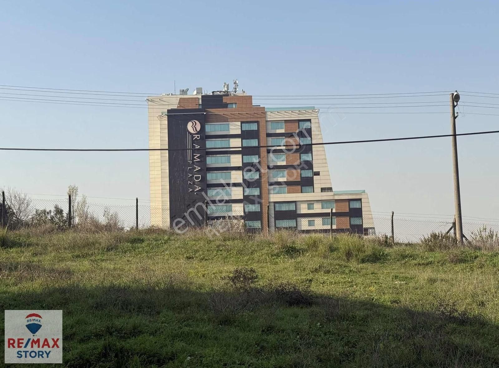 Çayırova Şekerpınar Ramada Otel Arkası Tic.satılık 470 M2 Hisse.