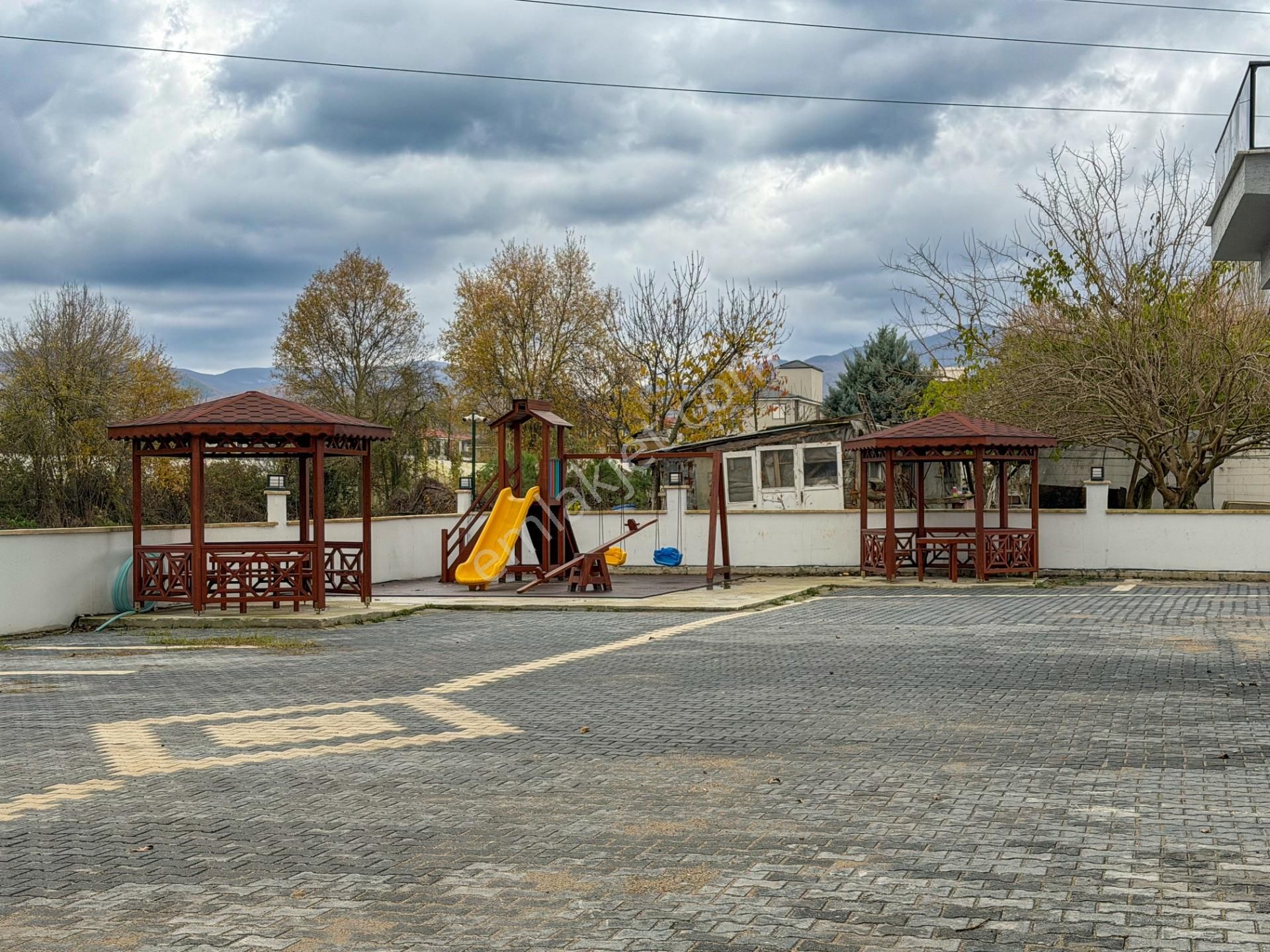 Kadıköy'de Site İçerisinde 3+1 Ebeveyn Banyolu Satılık Daire - Görsel 15