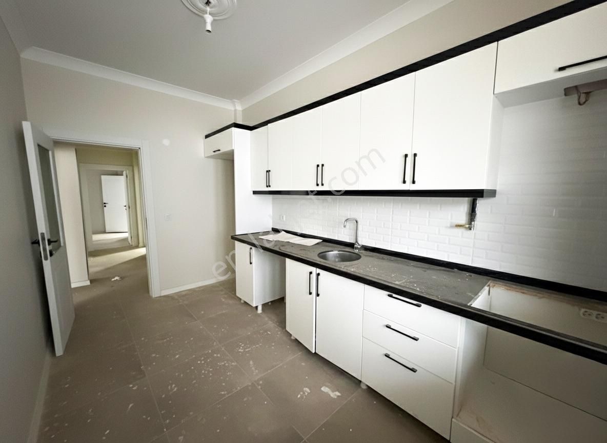 Kadıköy'de Site İçerisinde 3+1 Ebeveyn Banyolu Satılık Daire - Görsel 6