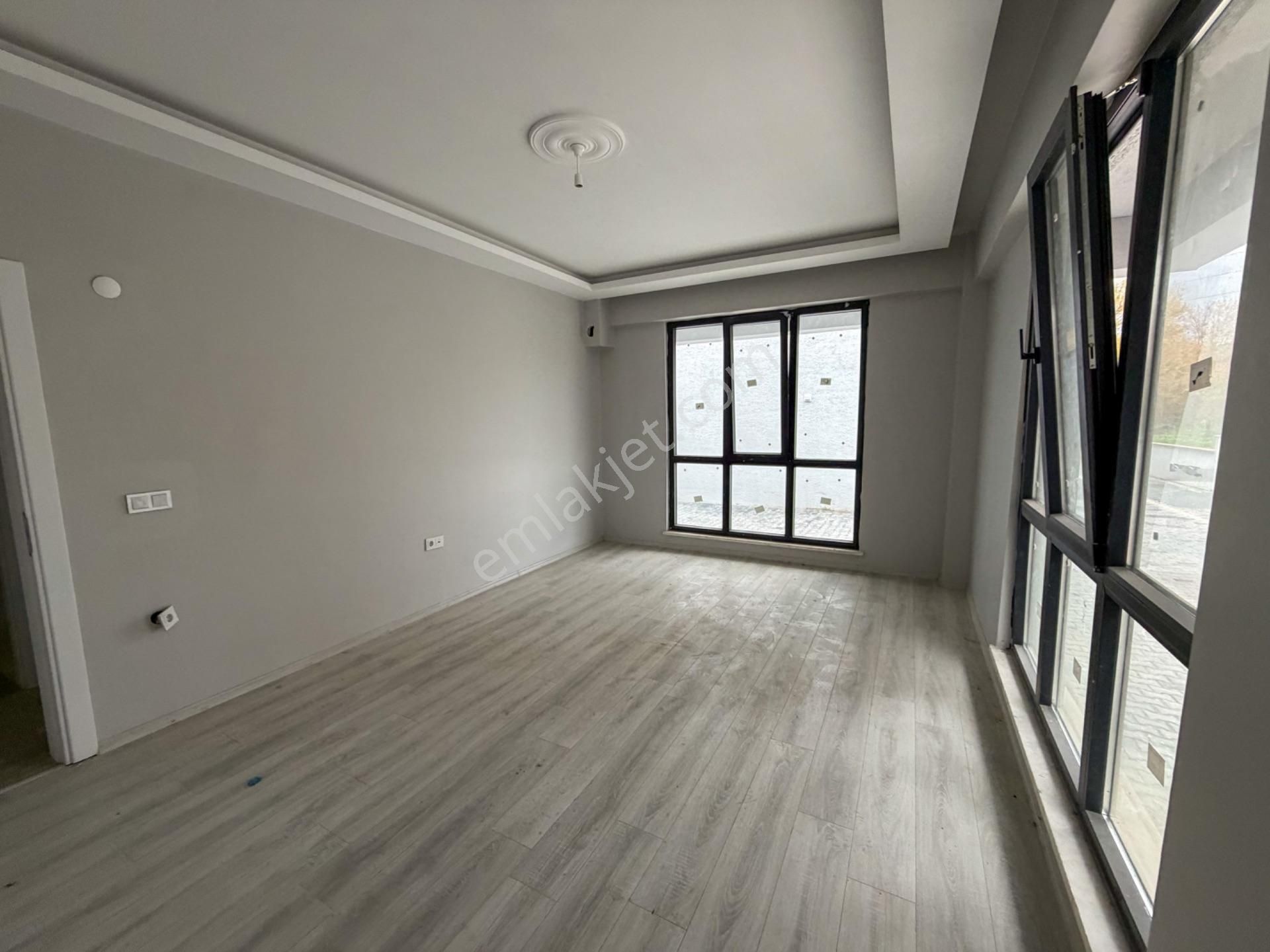 Kadıköy'de Site İçerisinde 3+1 Ebeveyn Banyolu Satılık Daire - Görsel 3