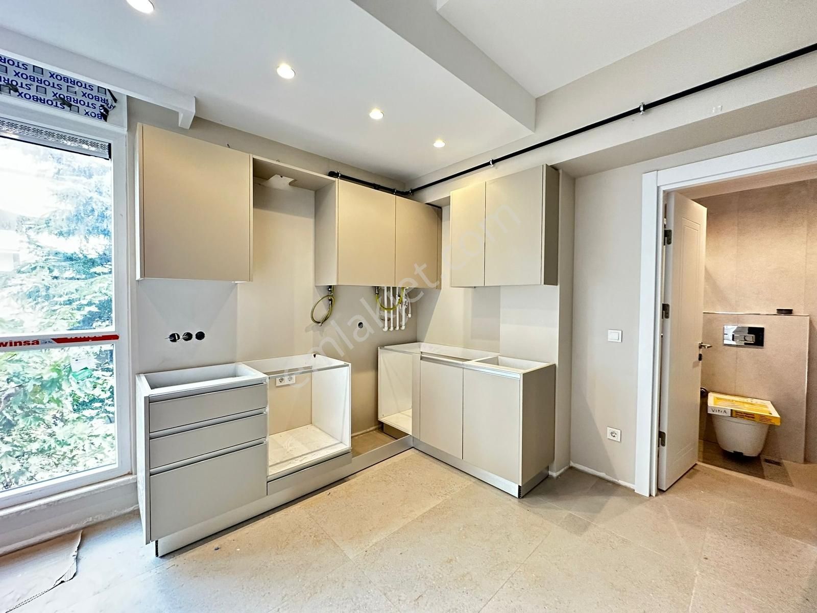 Orka'dan Kozyatağı Baytur Cıvarında 55m² Net 2+1 Y.giriş Daire