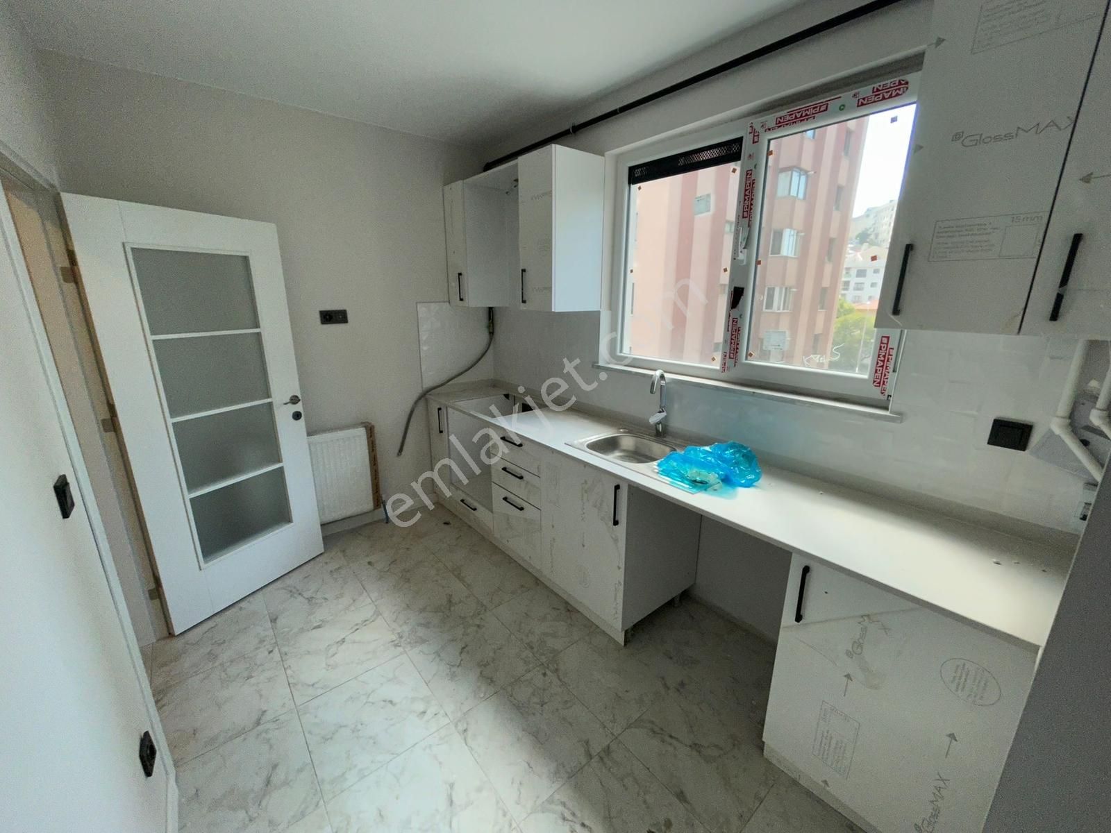Bostancıda Sıfır 3+1 Ebeveyn Banyolu Balkonlu 85m² Net Daire - Görsel 10