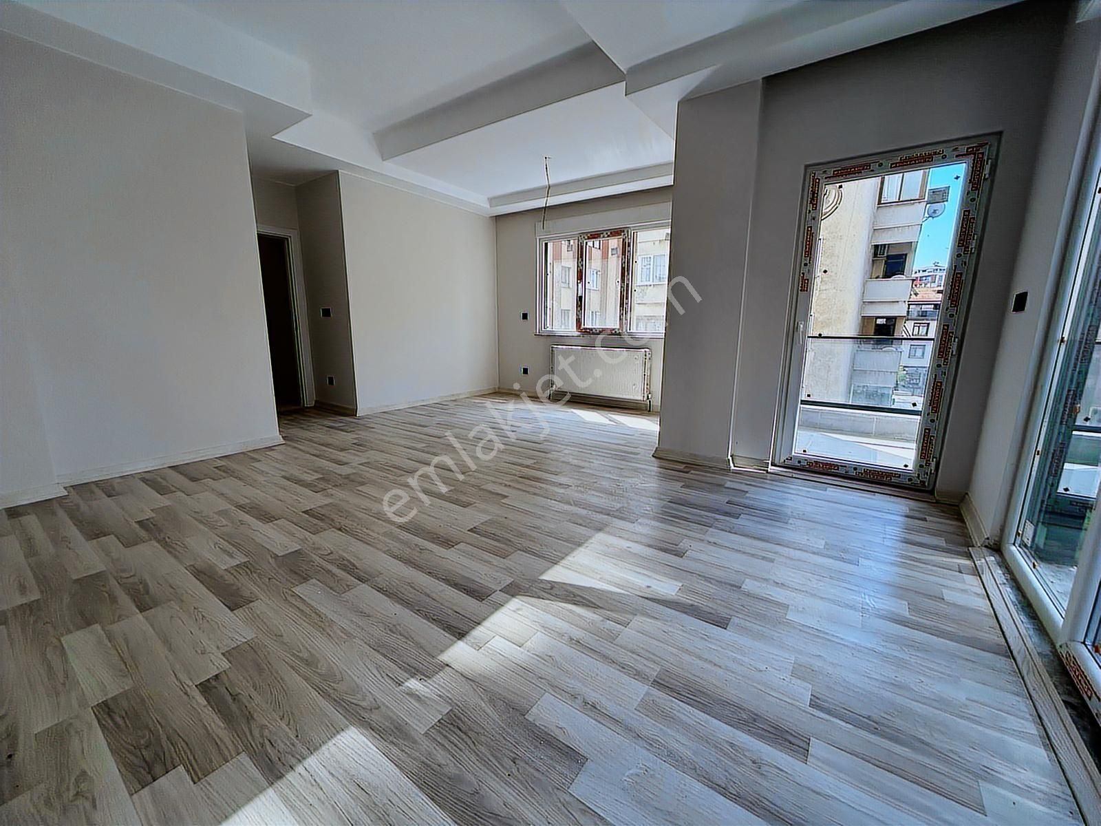 Bostancıda Sıfır 3+1 Ebeveyn Banyolu Balkonlu 85m² Net Daire