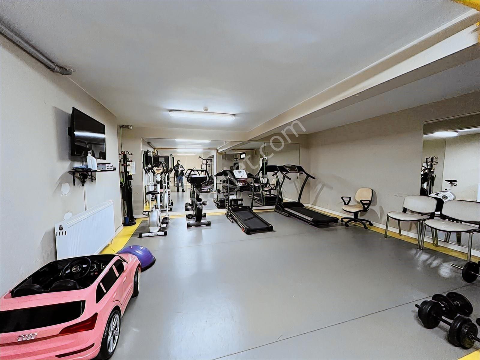 Kozyatağı Cenral Hospital Cıvarı Çift Balkonlu,e.banyolu 2+1 - Görsel 9