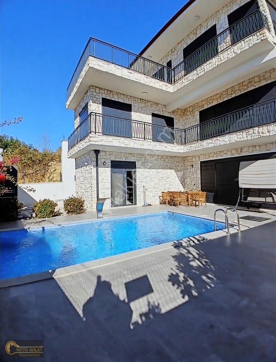Deniz Manzaralı Satılık Lüks Villa - Görsel 4