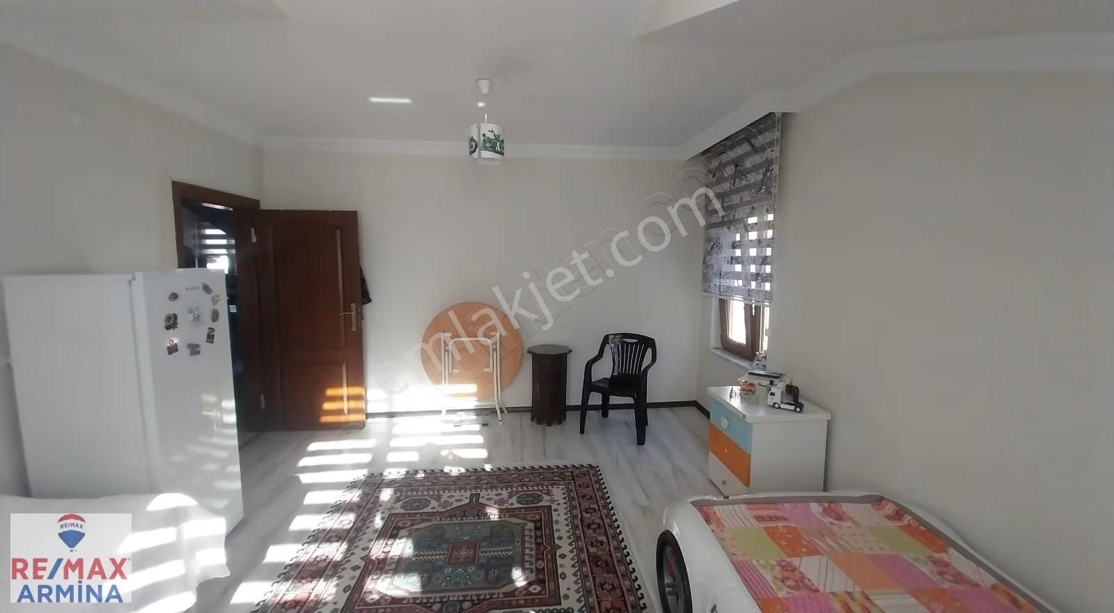 Körfez Güney Mahallesinde Şömineli Meyve Ağaçlı Müstakil Rüya ! - Görsel 15