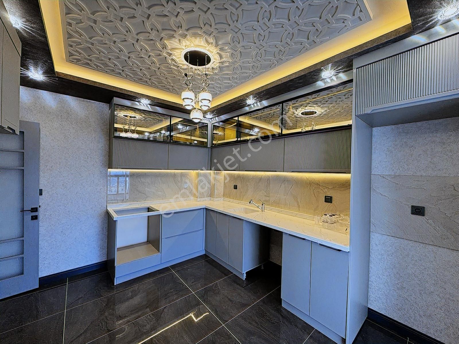 Yılmazer'den Başpınar'da Şık Tasarımlı Lüks Daire Giyinme Odalı! - Görsel 3