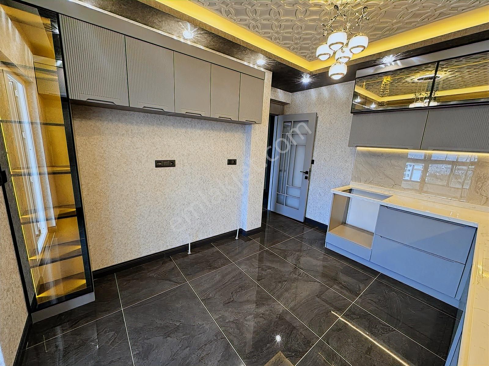 Yılmazer'den Başpınar'da Şık Tasarımlı Lüks Daire Giyinme Odalı! - Görsel 5