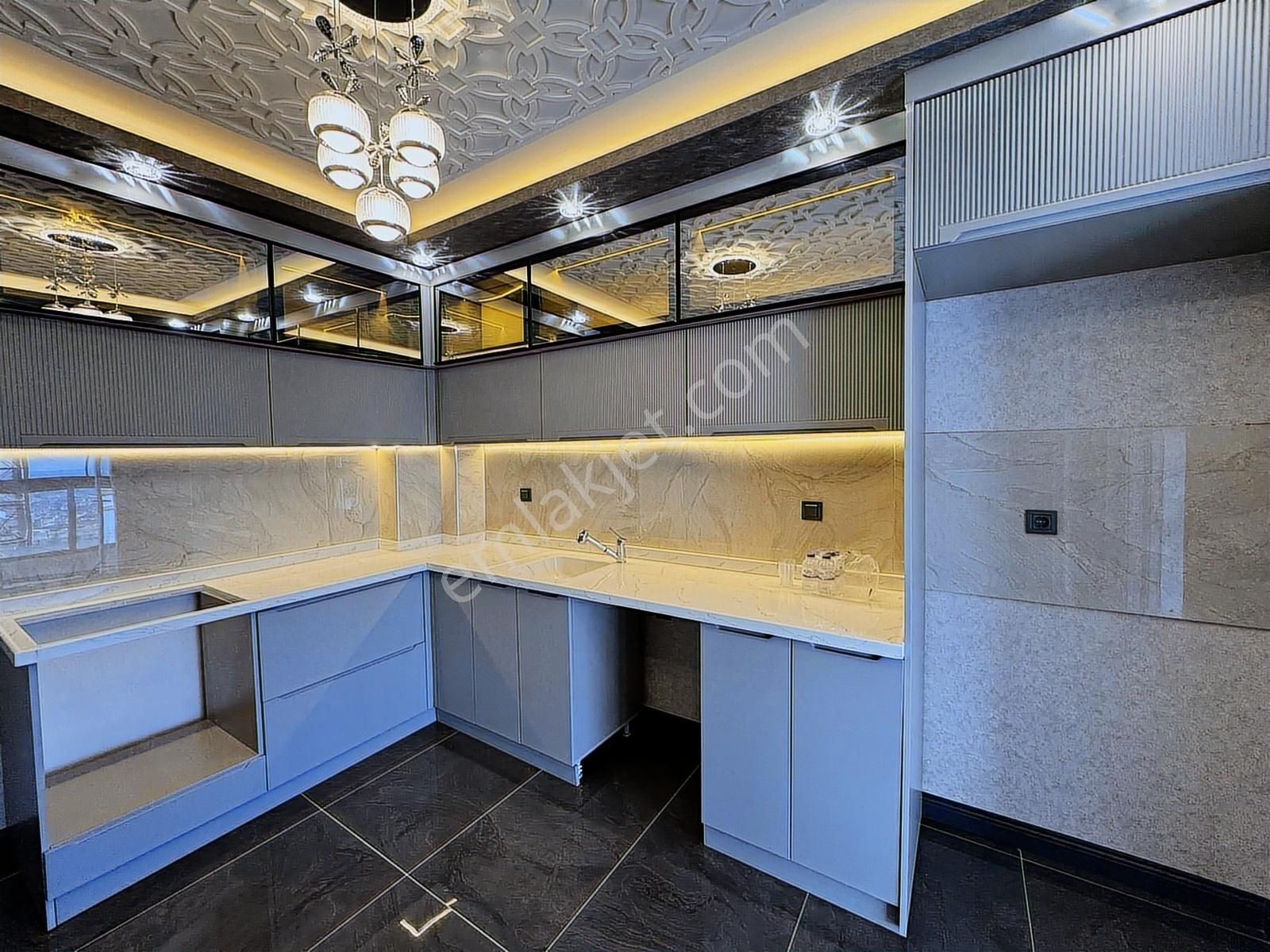 Yılmazer'den Başpınar'da Şık Tasarımlı Lüks Daire Giyinme Odalı! - Görsel 4