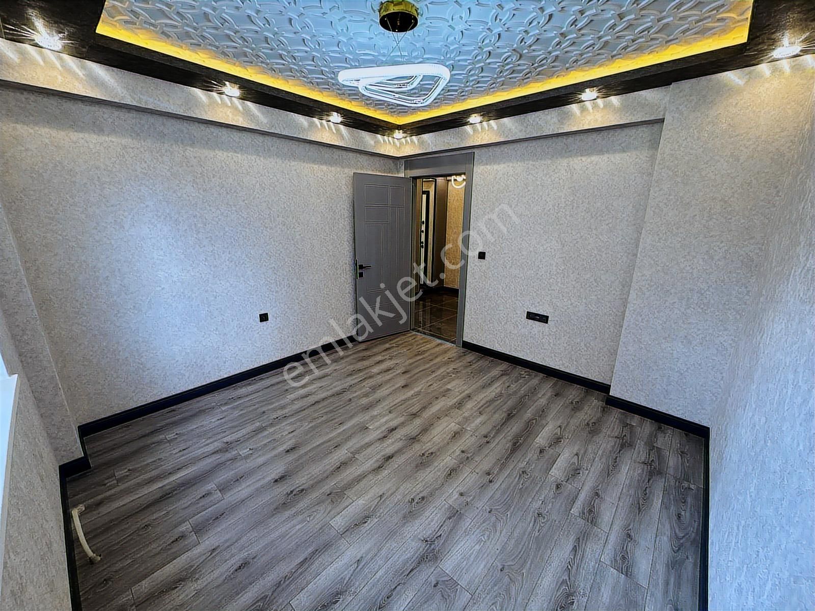 Yılmazer'den Başpınar'da Şık Tasarımlı Lüks Daire Giyinme Odalı! - Görsel 17