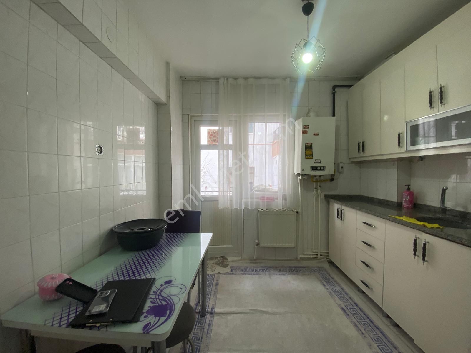 Koza Emlak'tan Selçuklu Mahalesin'de Ara Katta Geniş Yapılı Bağımsız 3+1 Satılık Daire - Görsel 2