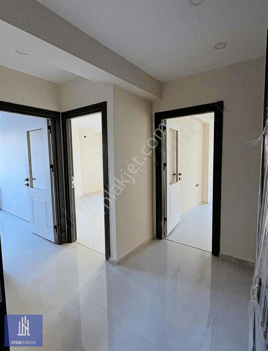 Uygar Emlaktan Siyavuşpaşa Cadde Üzeri Sıfır 2+1 Daire - Görsel 4