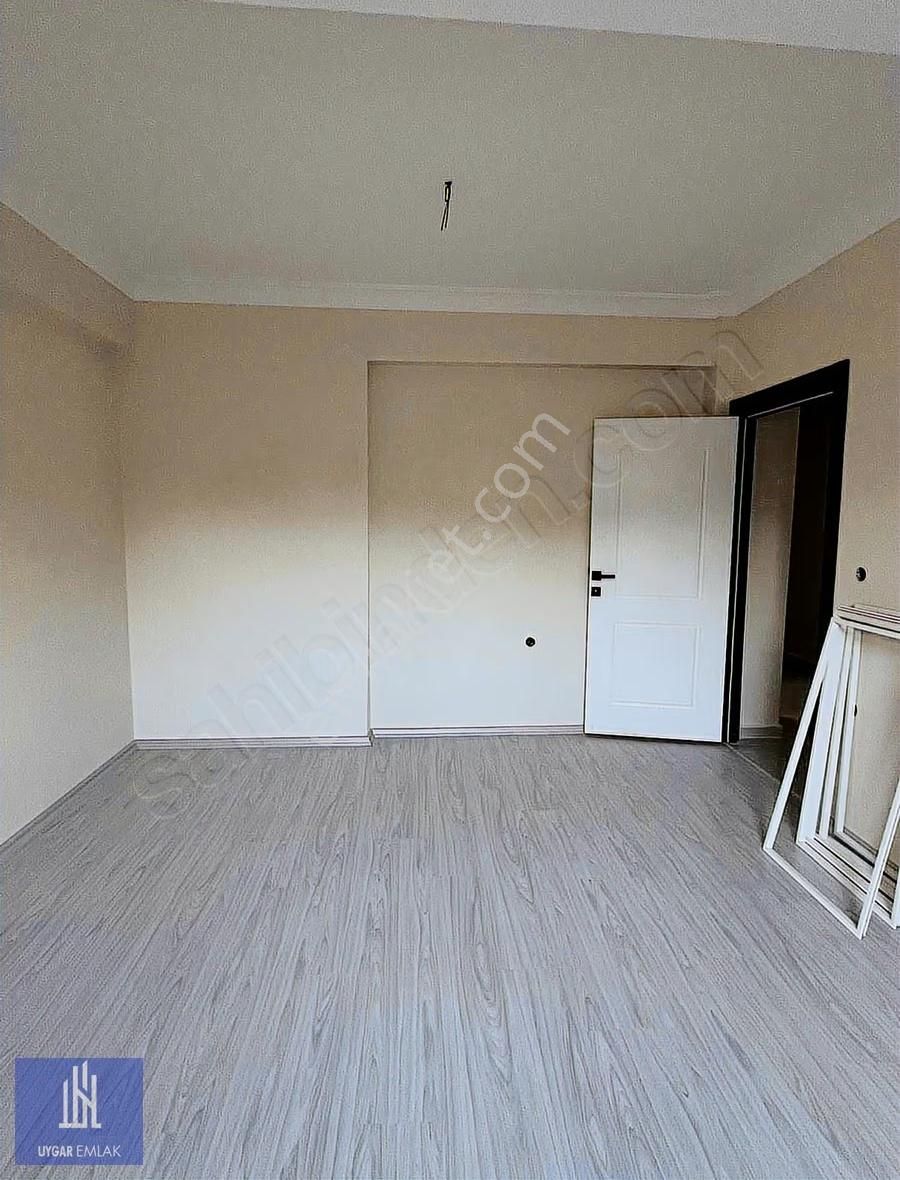 Uygar Emlaktan Siyavuşpaşa Caddesi Üzerinde Sıfır 3+1 Daire - Görsel 4