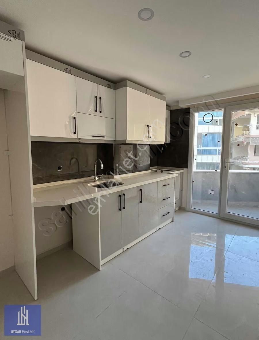 Uygar Emlaktan Siyavuşpaşa Caddesi Üzerinde Sıfır 3+1 Daire - Görsel 6