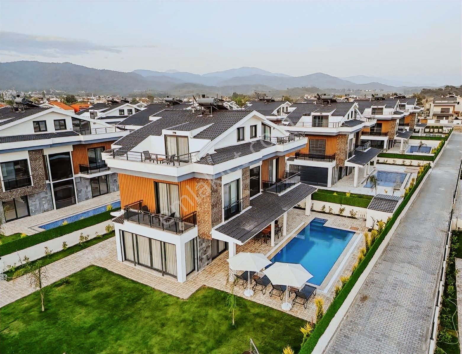 Oteller Bölgesinde Lüks Kiralık Müstakil Villa - Görsel 10