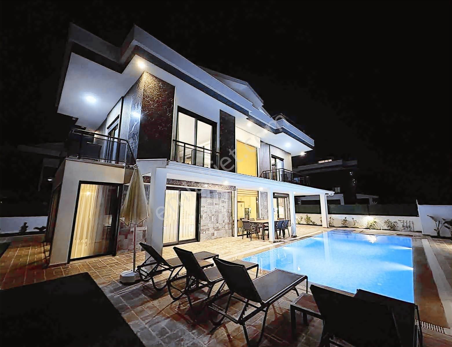 Oteller Bölgesinde Lüks Kiralık Müstakil Villa - Görsel 9