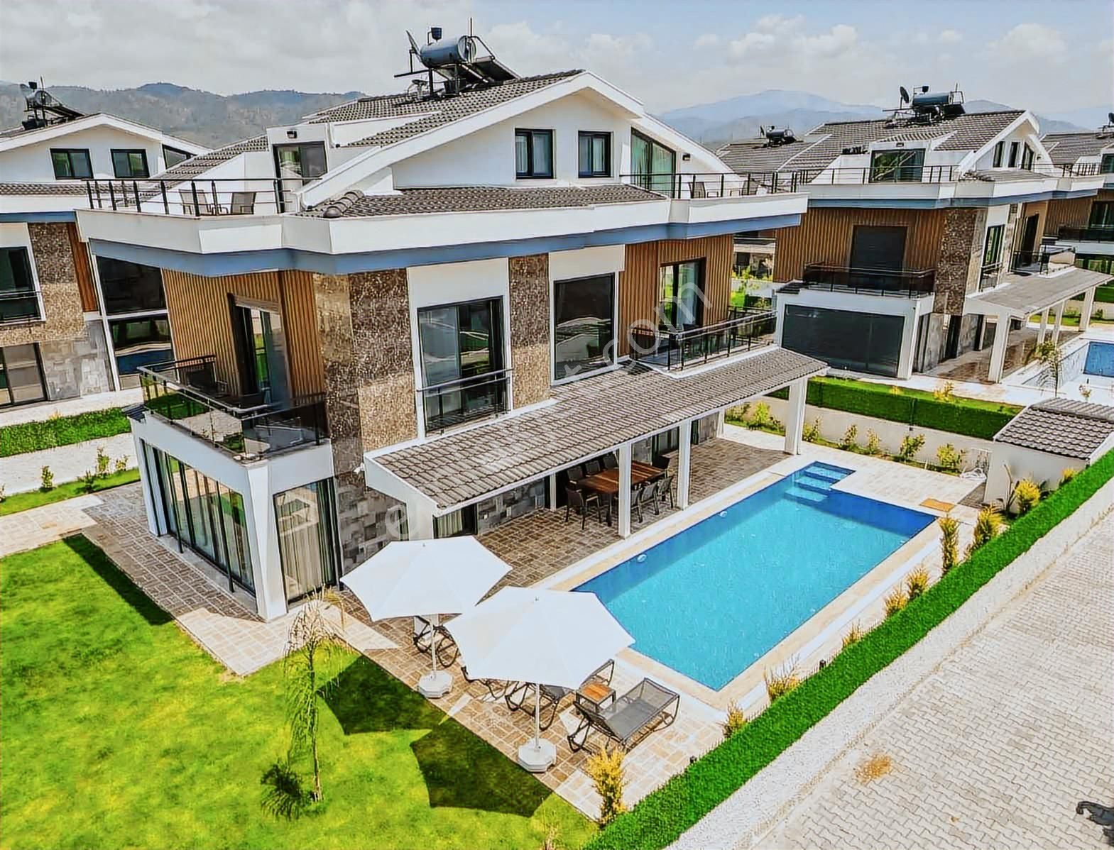 Oteller Bölgesinde Lüks Kiralık Müstakil Villa