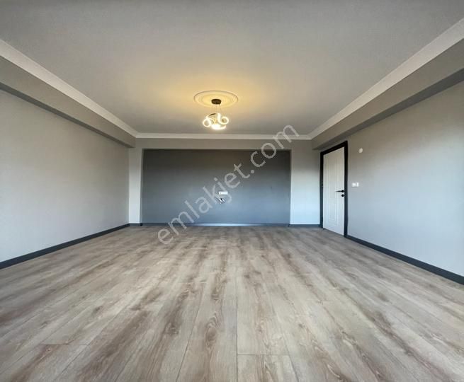 Evinizle Tanışın; Sıfır ,merkezi Ve Taşınmaya Hazır 3+1! - Görsel 2