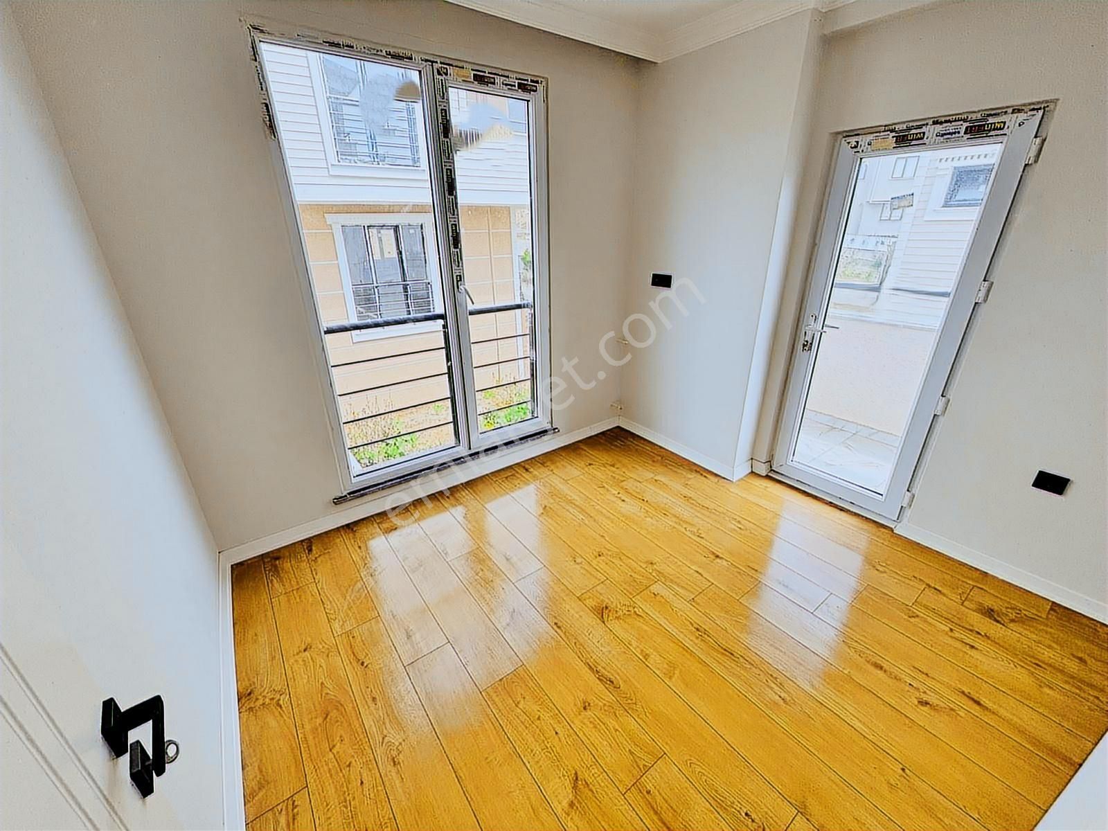 Kartallar'dan Deniz Tarafında Büyük Teraslı Ve Bahçeli Yazlık. - Görsel 8