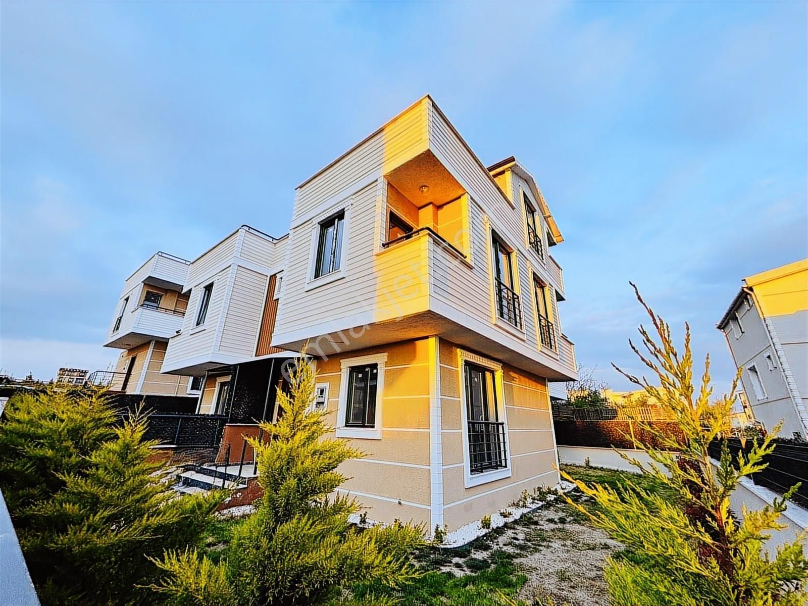 Kartallar'dan Deniz Tarafında Büyük Teraslı Ve Bahçeli Yazlık. - Görsel 31