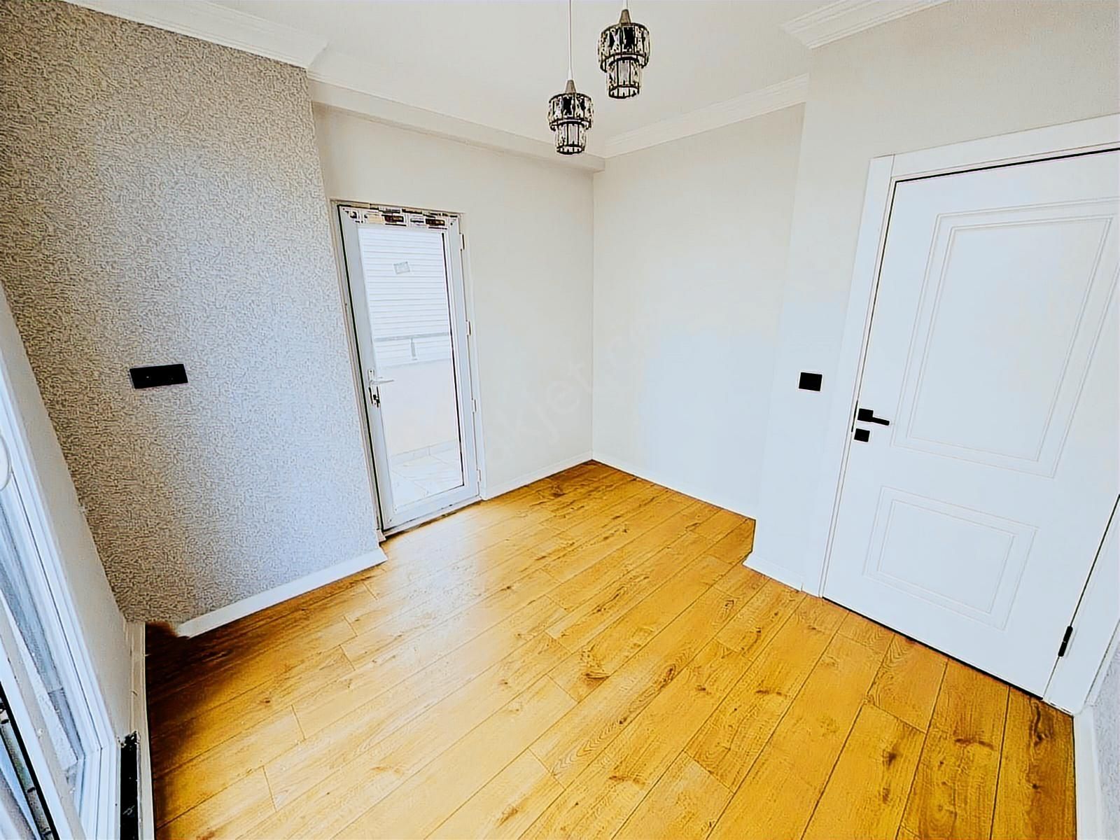 Kartallar'dan Deniz Tarafında Büyük Teraslı Ve Bahçeli Yazlık. - Görsel 10